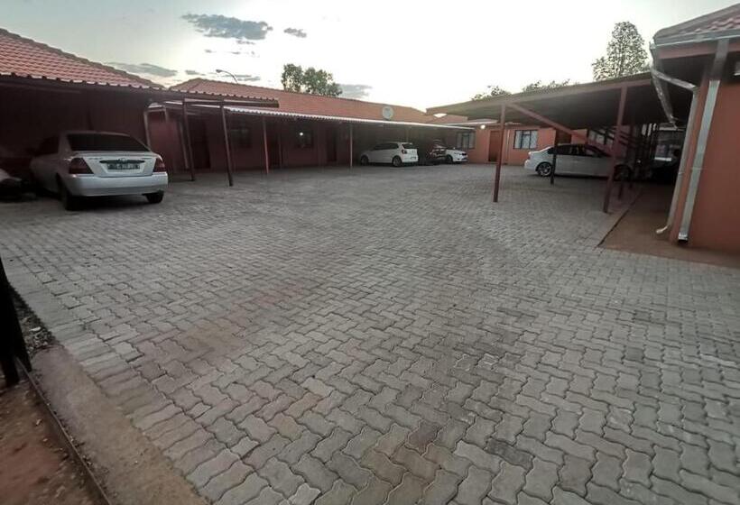 חדר אקונומי, Ngisaphila Guesthouse