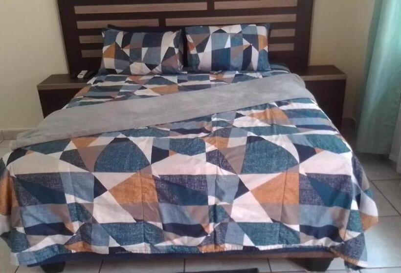 חדר אקונומי, Ngisaphila Guesthouse