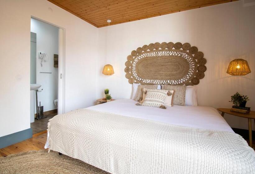 اتاق لوکس با بالکن, Sé Velha Suites