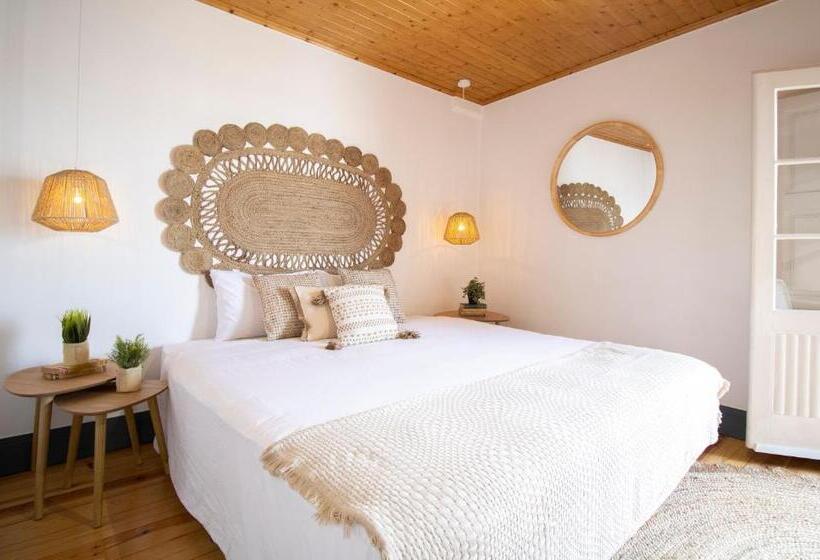 اتاق لوکس با بالکن, Sé Velha Suites