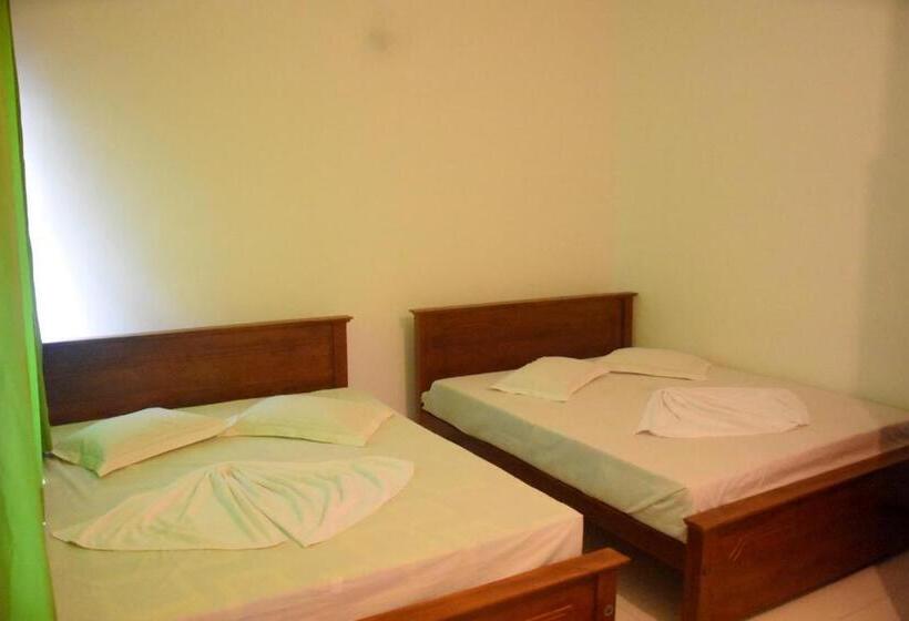 חדר משפחתי, Senasuma Family Rest