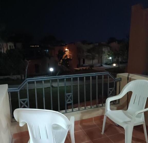 استودیو استاندارد با چشم‌انداز استخر, Sahl Hashesh Makadi  Hurghada