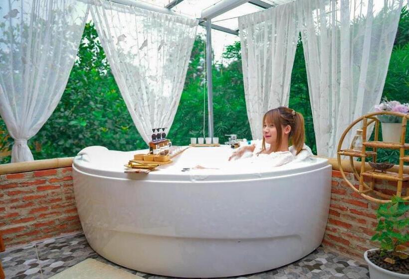 标准间带漩涡浴缸, Farm Hi Nan ฟาร์มไฮ่น่าน