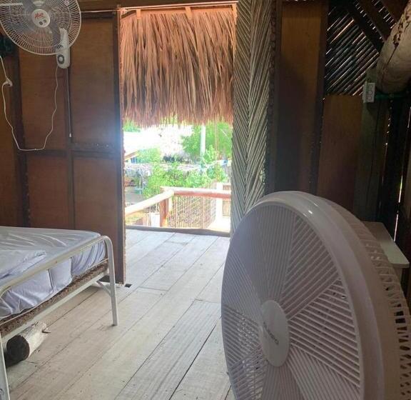 اتاق خانوادگی, Lunagua