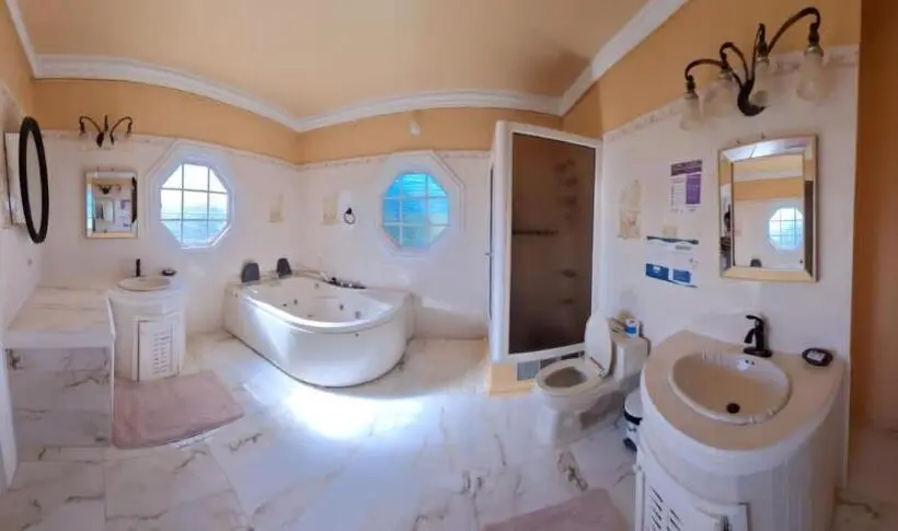 اتاق خانوادگی, Cas Bed And Breakfast