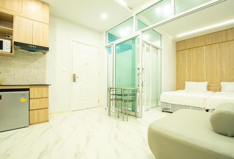 Номер Стандарт с Балконом, D Eco Hotel Health Center Pattaya