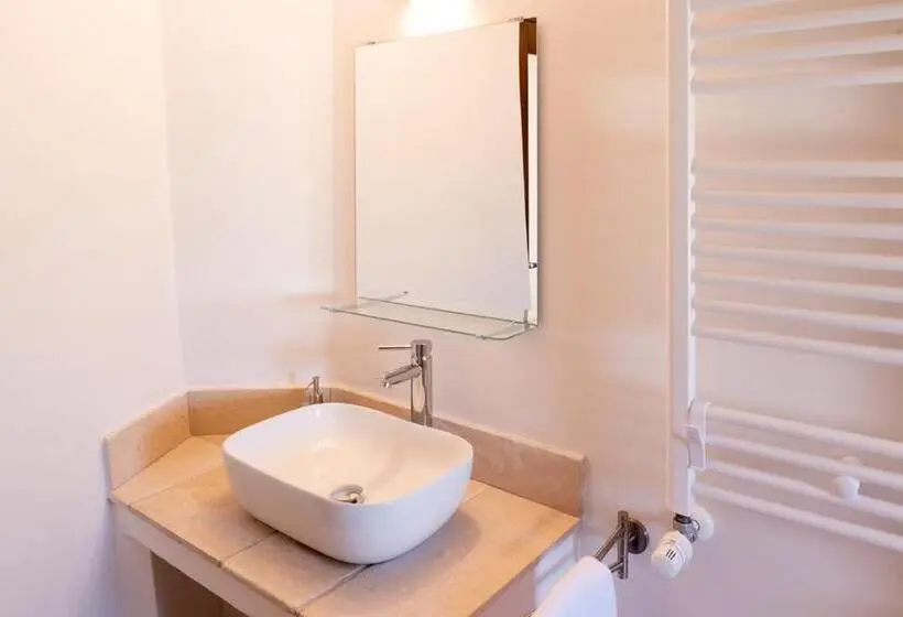 Standard Kolmen Hengen Huone, Masseria Dirupo