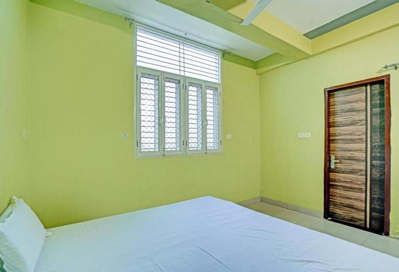 トリプルクラシックルーム, Oyo R.k Bohra Guest House