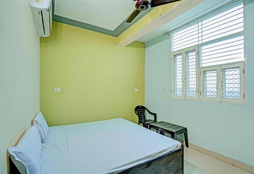 トリプルクラシックルーム, Oyo R.k Bohra Guest House