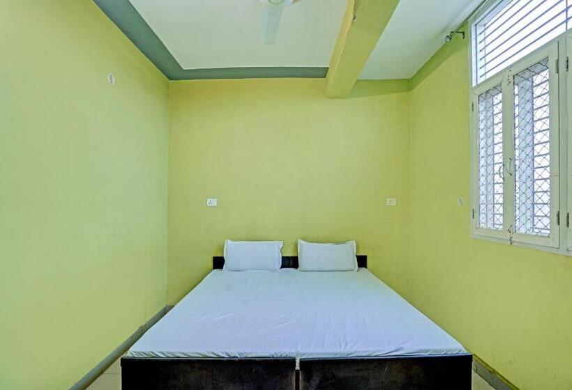 トリプルクラシックルーム, Oyo R.k Bohra Guest House