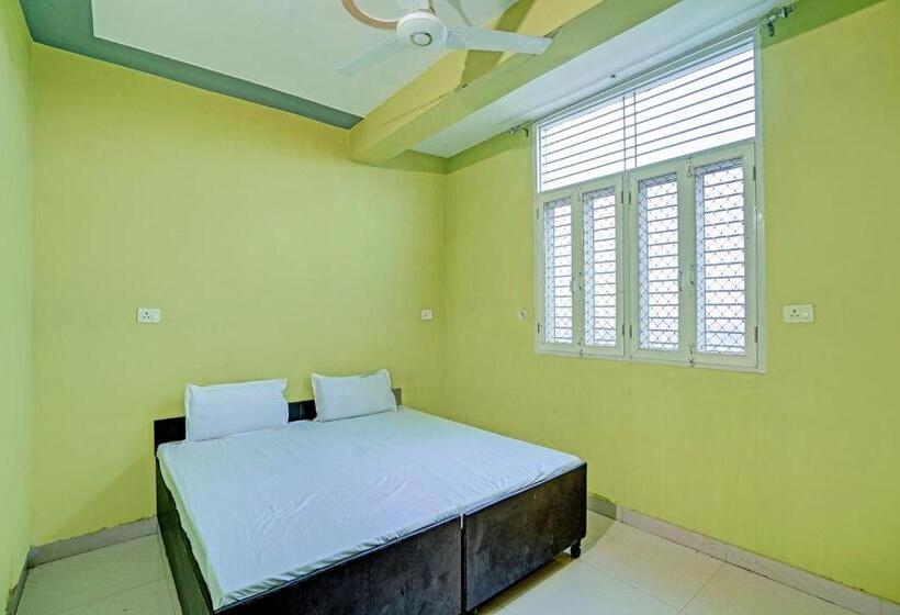 トリプルクラシックルーム, Oyo R.k Bohra Guest House
