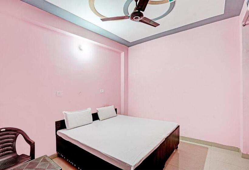トリプルクラシックルーム, Oyo R.k Bohra Guest House