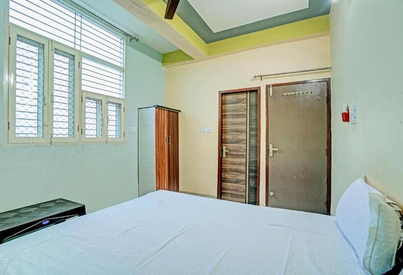 トリプルクラシックルーム, Oyo R.k Bohra Guest House