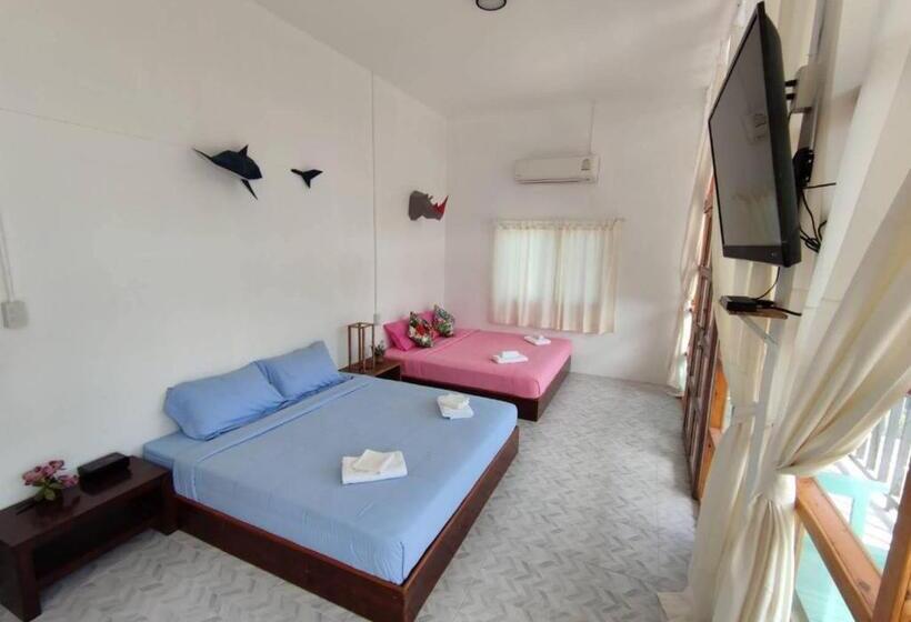 バルコニー付スタンダード４ベッドルーム, Tamtawan Guesthouse   ตามตะวันเกสเฮ้าส์