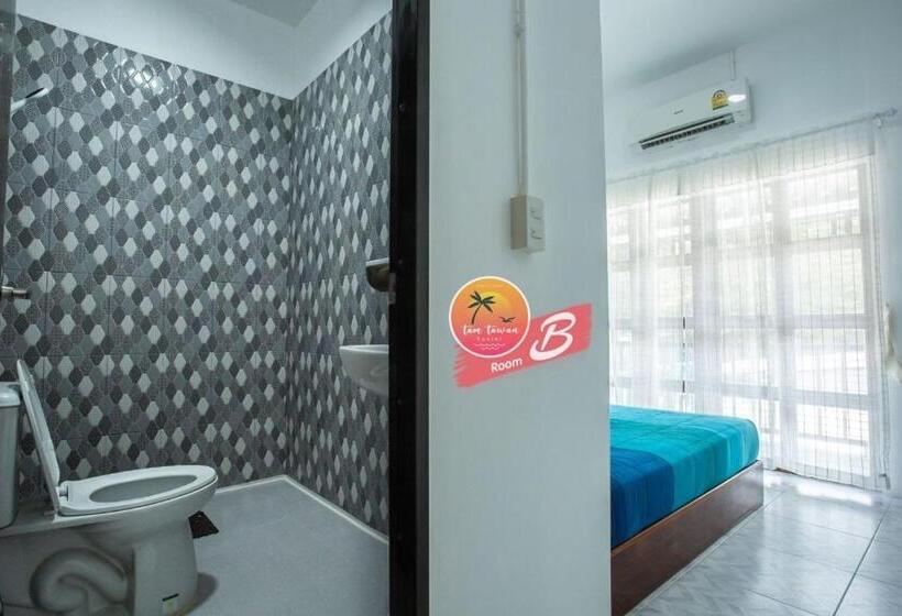 Номер Стандарт с Балконом, Tamtawan Guesthouse   ตามตะวันเกสเฮ้าส์