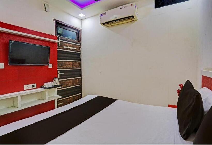 Трехместный Номер Классика, Oyo Flagship New Rajpoot Hotel Banquet