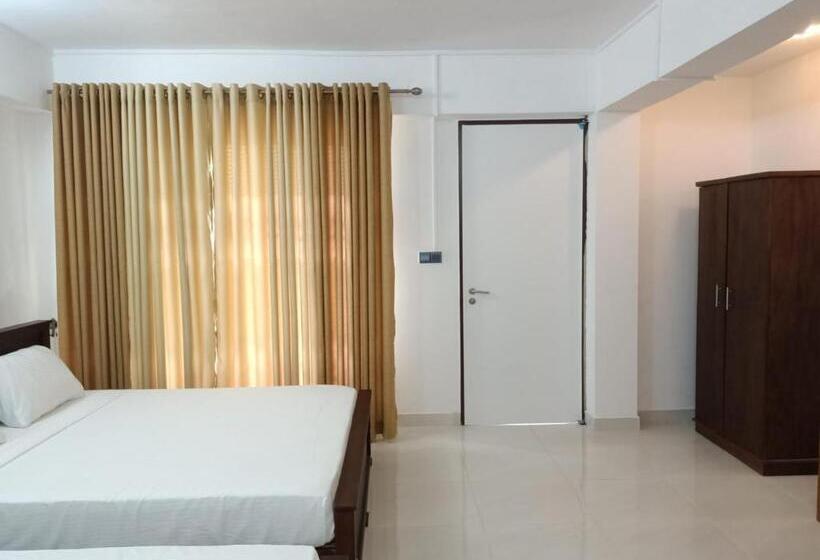 带阳台的三人标准间, Spice Village Hotel & Restaurant