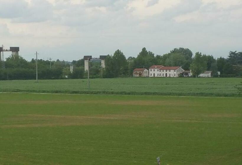 スタンダードルーム, La Casa Delle Rondini