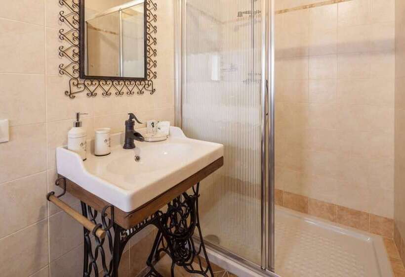 スタンダードルーム, La Casa Delle Rondini