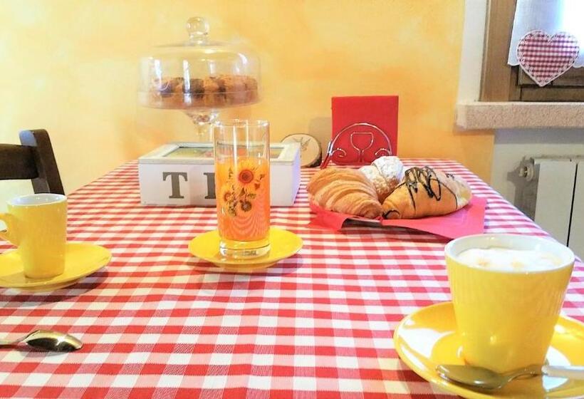 スタンダードトリプルルーム, La Casa Delle Rondini