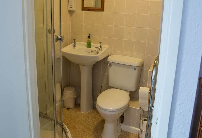 高级大房间, Phelips Arms