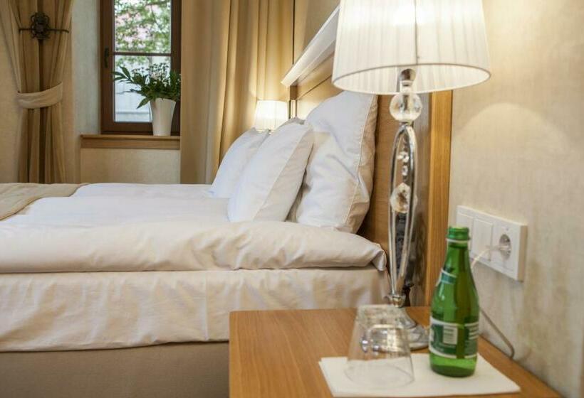 デラックスルーム, Alhambra