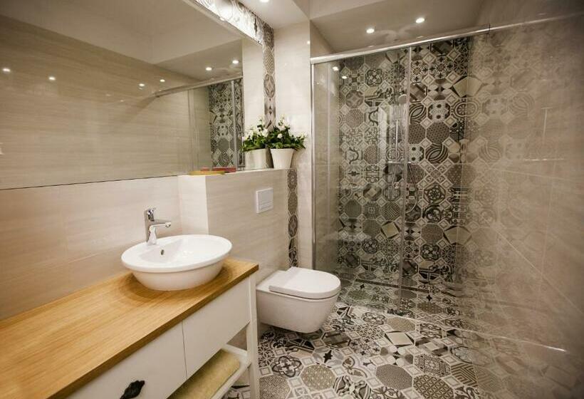 デラックスルーム, Alhambra