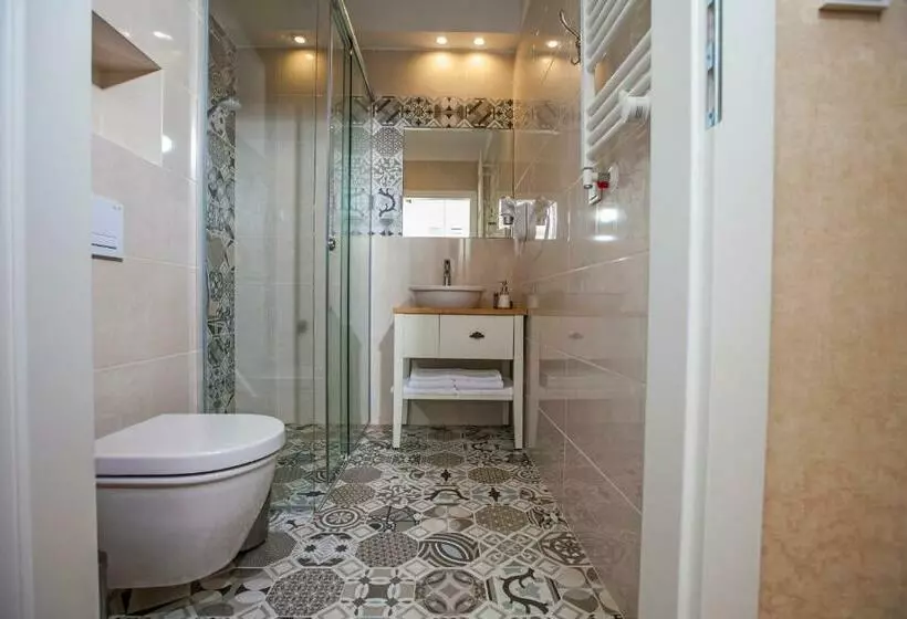 デラックスルーム, Alhambra