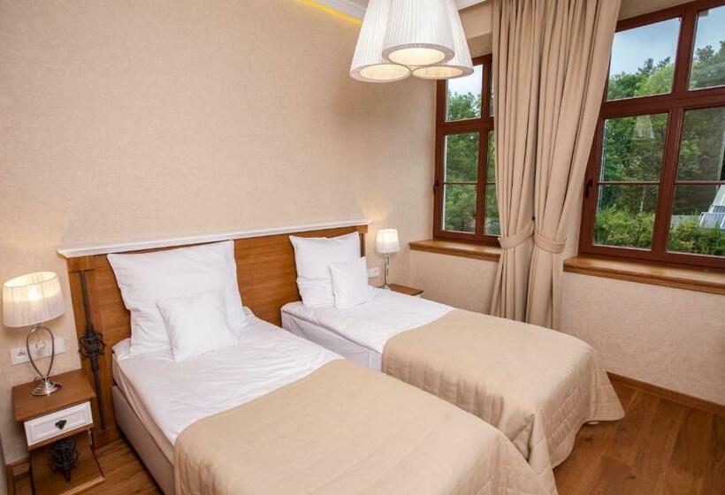 デラックスルーム, Alhambra