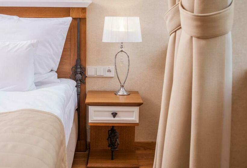 デラックスルーム, Alhambra