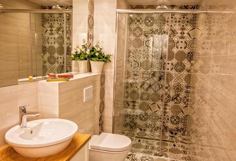 デラックスルーム, Alhambra