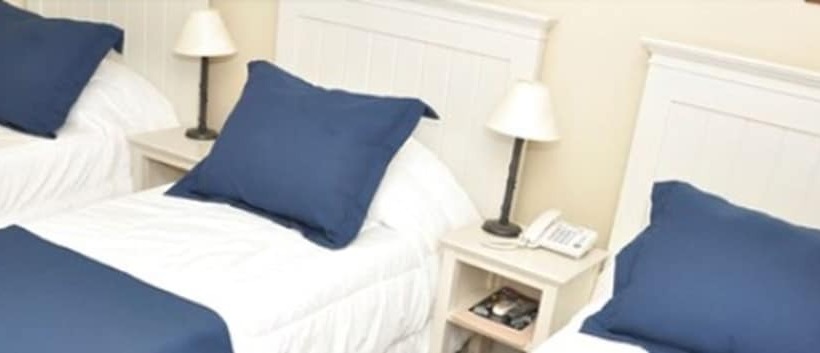 اتاق استاندارد سه نفره, Ayres Colonia