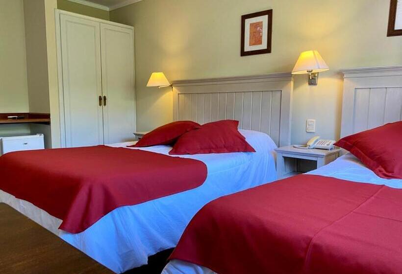 اتاق استاندارد سه نفره, Ayres Colonia