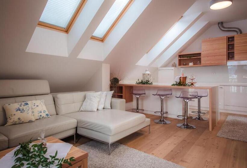 سوییت جونیور با بالکن, Boutique Skipass Superior