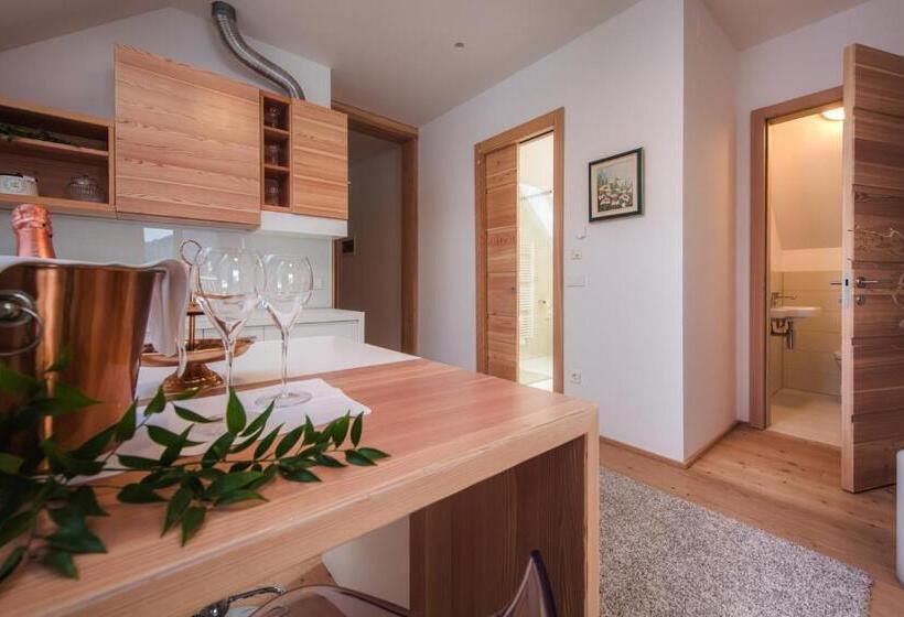 سوییت جونیور با بالکن, Boutique Skipass Superior