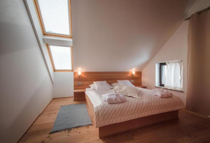 سوییت جونیور با بالکن, Boutique Skipass Superior