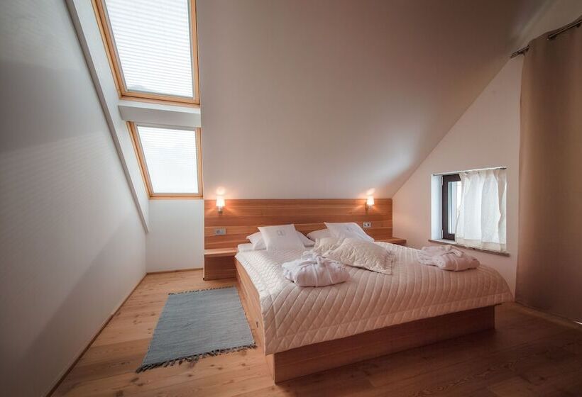 سوییت جونیور با بالکن, Boutique Skipass Superior