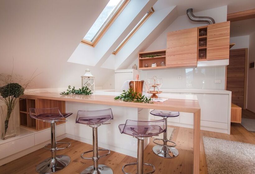 سوییت جونیور با بالکن, Boutique Skipass Superior