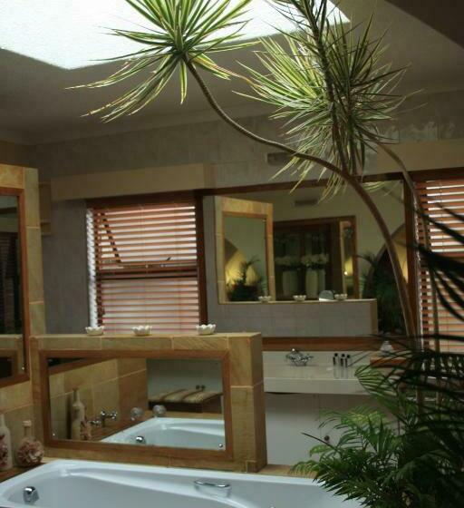 Люкс Повышенной Комфортности, Dolphin View Guesthouse