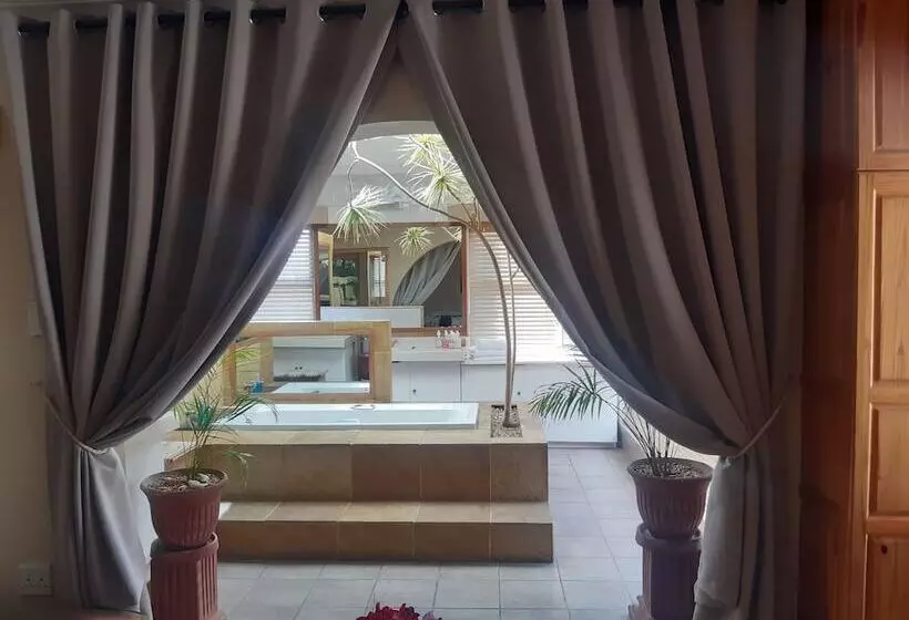 Standard-huone Parveke, Dolphin View Guesthouse