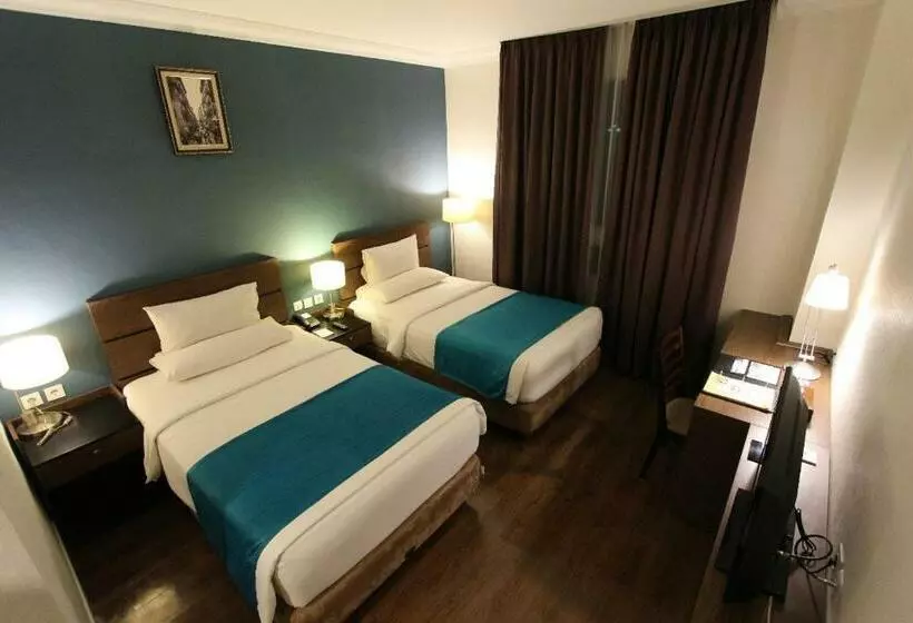 Deluxe Zimmer, Forbis
