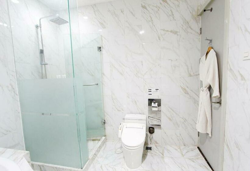 エクゼクティブスイート, Forbis