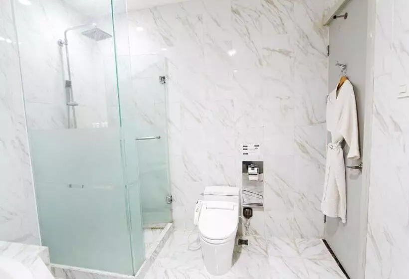 Familien Suite, Forbis