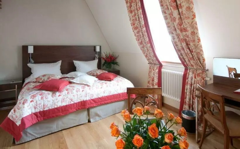 スタンダードルーム, Pałac Pakoszów Schlosshotel Wernersdorf