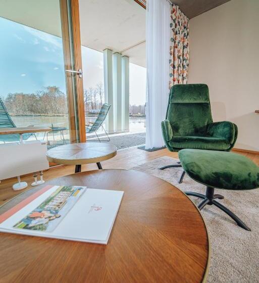 חדר דלוקס עם מרפסת, Pałac Pakoszów Schlosshotel Wernersdorf