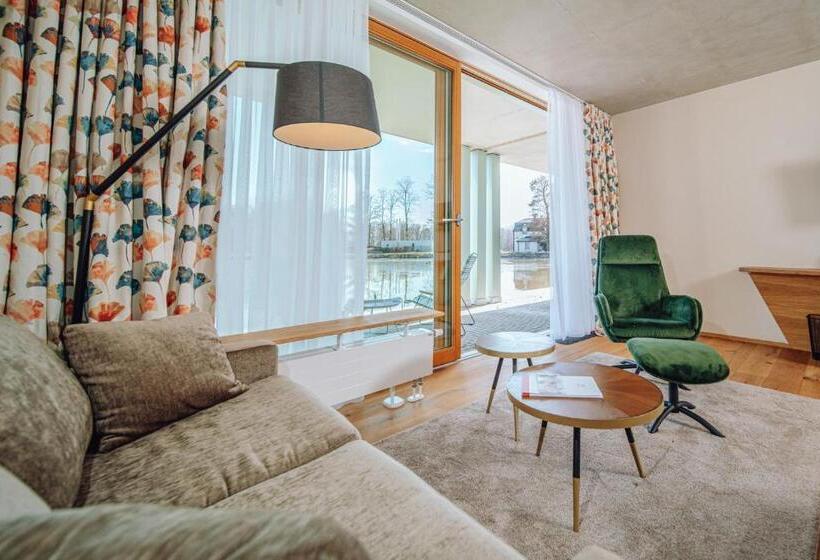 חדר דלוקס עם מרפסת, Pałac Pakoszów Schlosshotel Wernersdorf