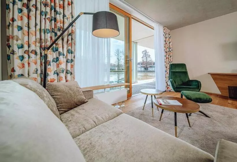 バルコニー付きデラックスルーム, Pałac Pakoszów Schlosshotel Wernersdorf