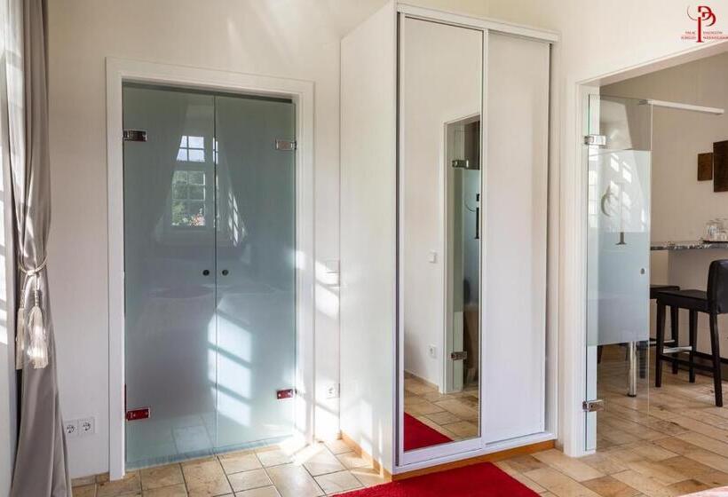 סוויטת ג'וניור, Pałac Pakoszów Schlosshotel Wernersdorf