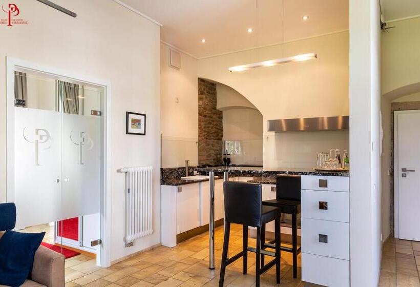 סוויטת ג'וניור, Pałac Pakoszów Schlosshotel Wernersdorf