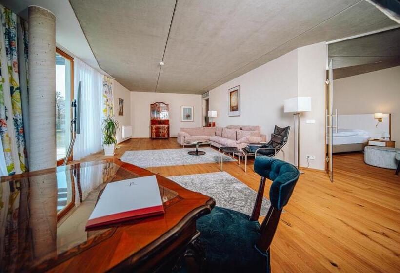 شقة دور أخير غرفة نوم واحدة, Pałac Pakoszów Schlosshotel Wernersdorf